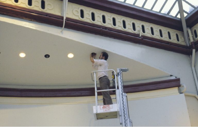 It is essential to have experts make any final adjustments to light fixtures that can be aimed. These were recessed adjustable accent lights. Unlike wall washers, recessed adjustable accent lights can be tilted from the vertical as well as rotated around the horizontal axis. Additionally, accessories can be added – such as lenses to spread light in specific directions, wire mesh screens for softening the light, and more.